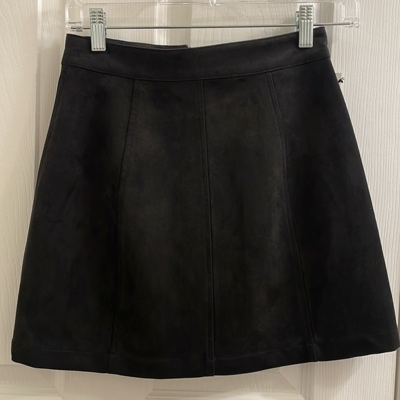 Aritzia Leah Wilfred black skirt size 2 - Picture 6 of 7